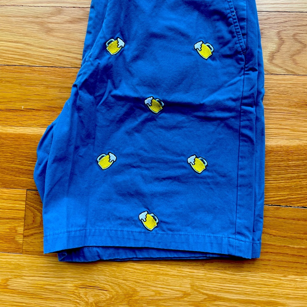 Fun cast away Nantucket beer shorts.